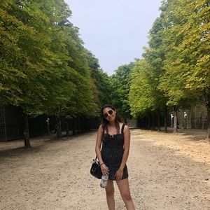 Meet your Posher, Nini